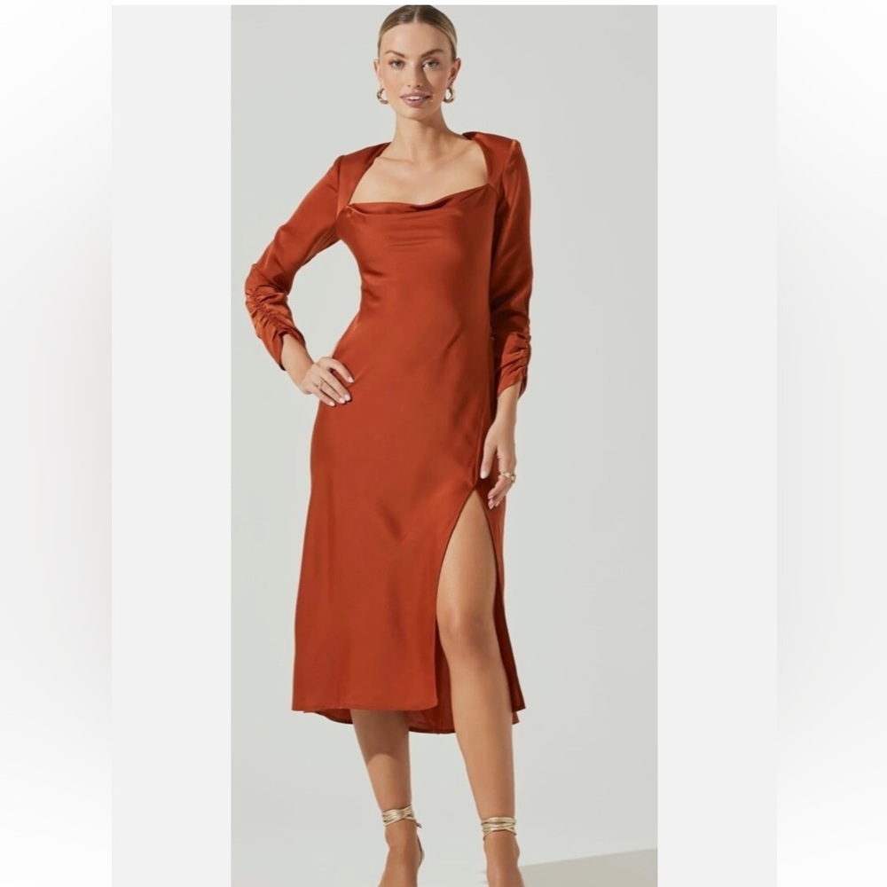 ASTR The Label Gracie Long Sleeves Cutout Satin Midi Dress size small